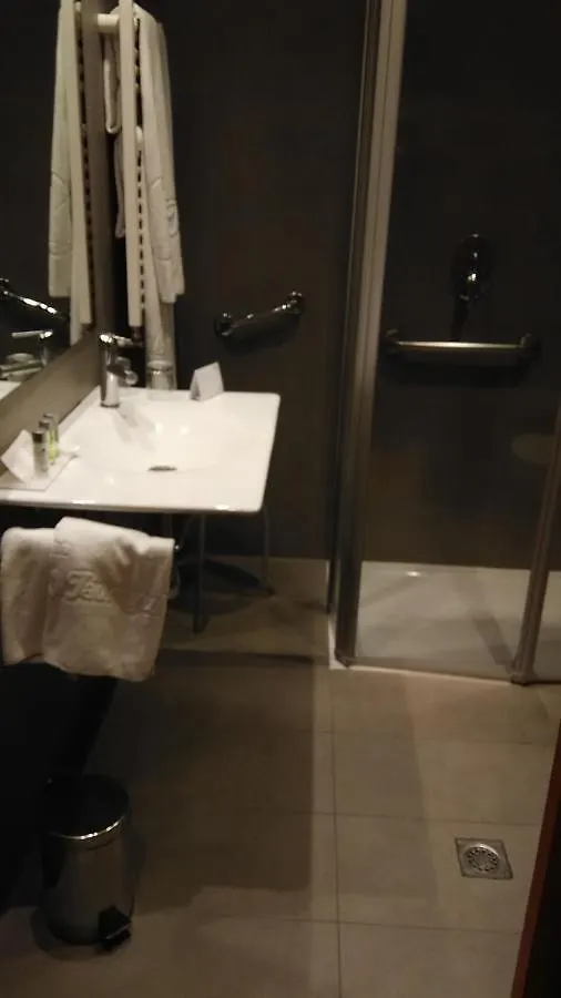 ***  Hotel Jauregui 혼다리비아 스페인
